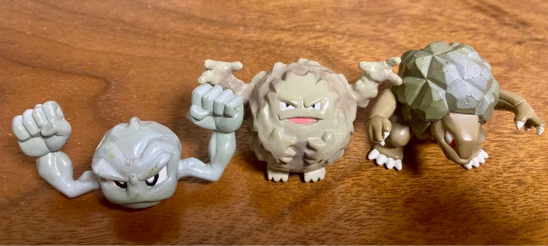 ポケモン モンコレ 初期 イシツブテ、ゴローン、ゴローニャ