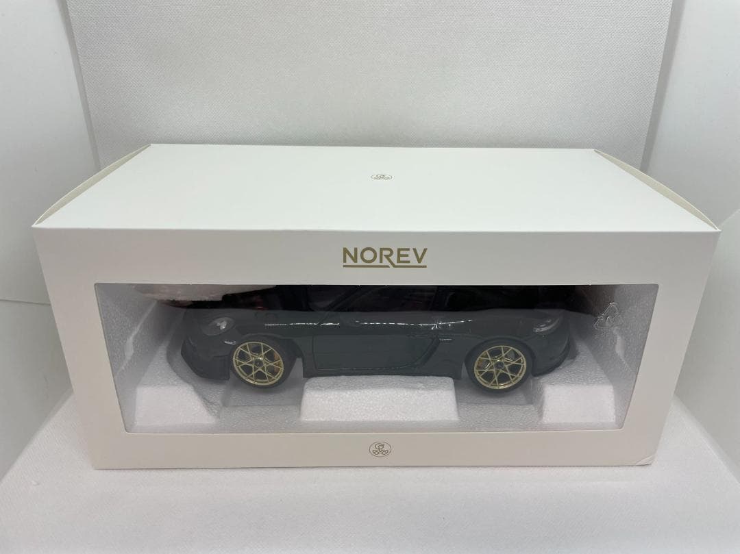 201-013 ノレブ 1/18 ポルシェ Cayman GT4 RS 2023