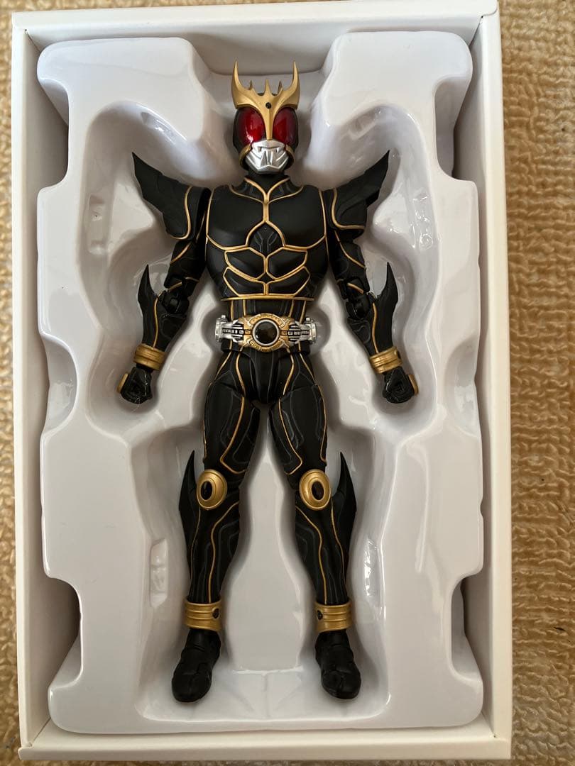 S.H.Figuarts(真骨彫) 仮面ライダークウガ アルティメットフォーム
