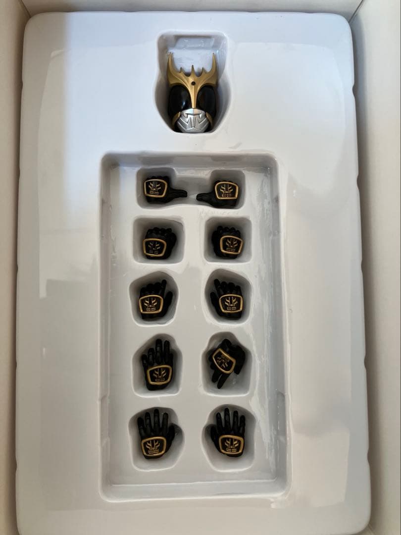 S.H.Figuarts(真骨彫) 仮面ライダークウガ アルティメットフォーム