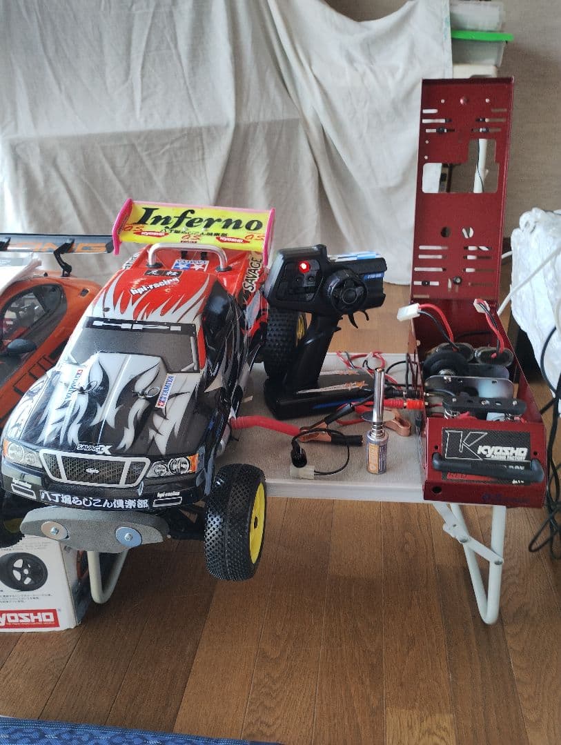 Inferno GT2 ＆ Inferno 各1機のシャーシとプロポのセット
