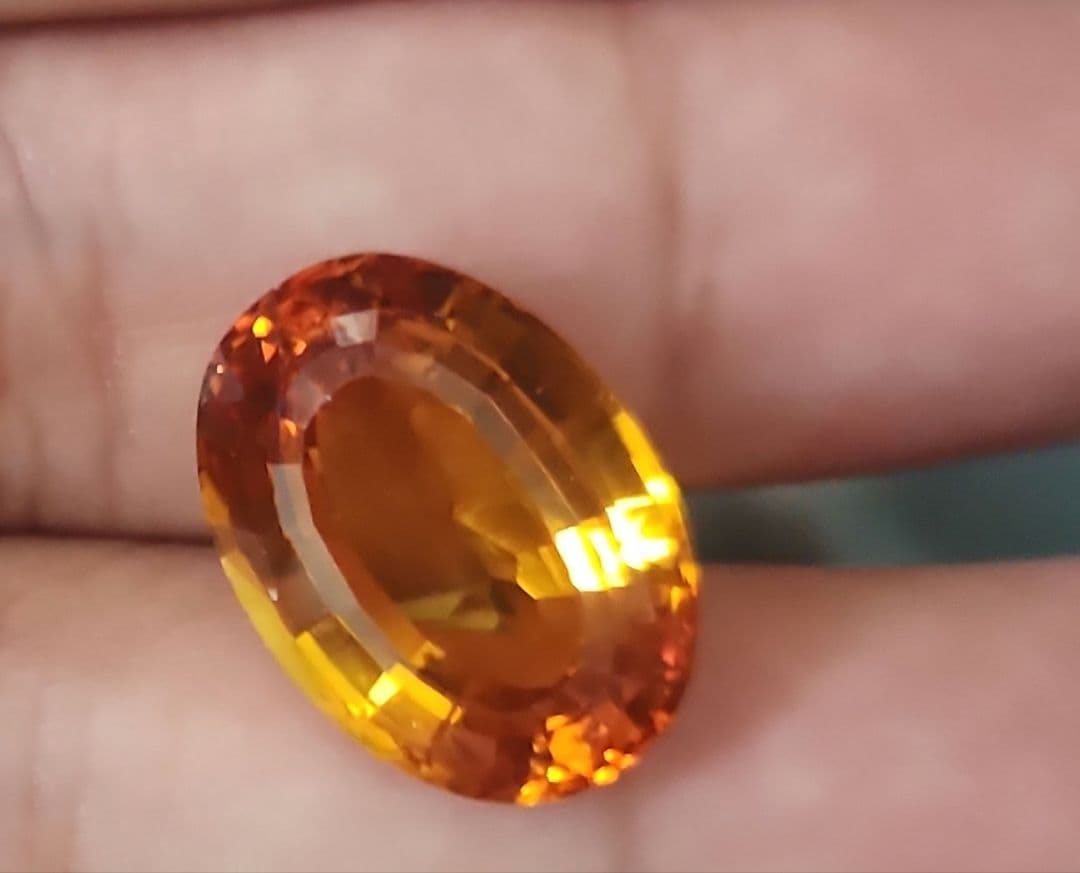 宝石キャンディ 特大ゴールデンイエローサファイア 17.365ct