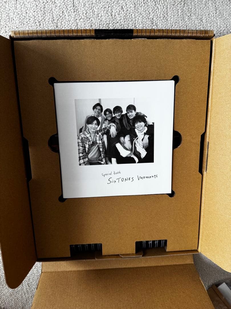 SixTONES グッズ カレンダー 写真 パンフレット 会報誌 アクスタ