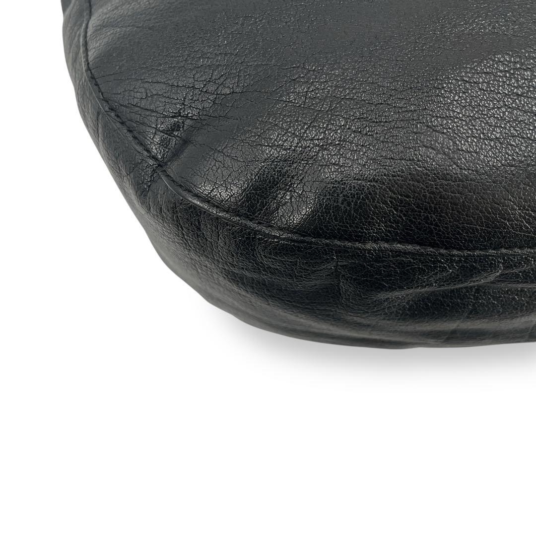 マルベリー　ショルダーバッグ　ターンロック　カーフスキン　金具　ブラック　レザー