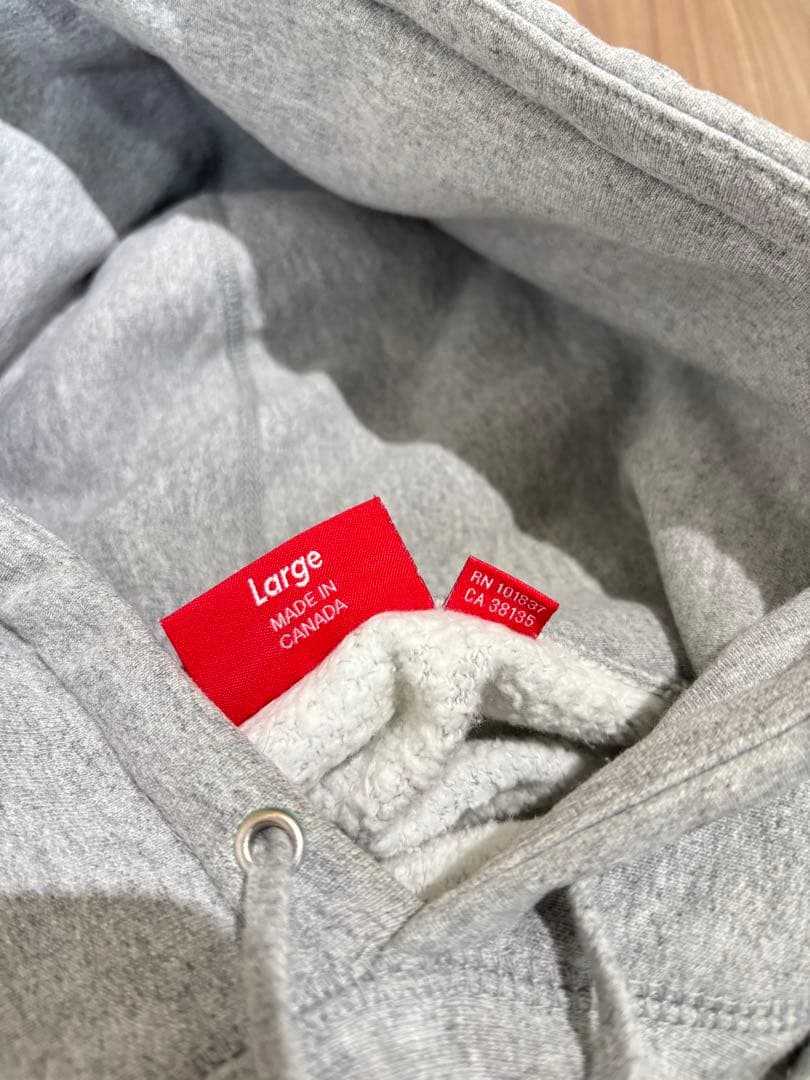 Supreme フーディ