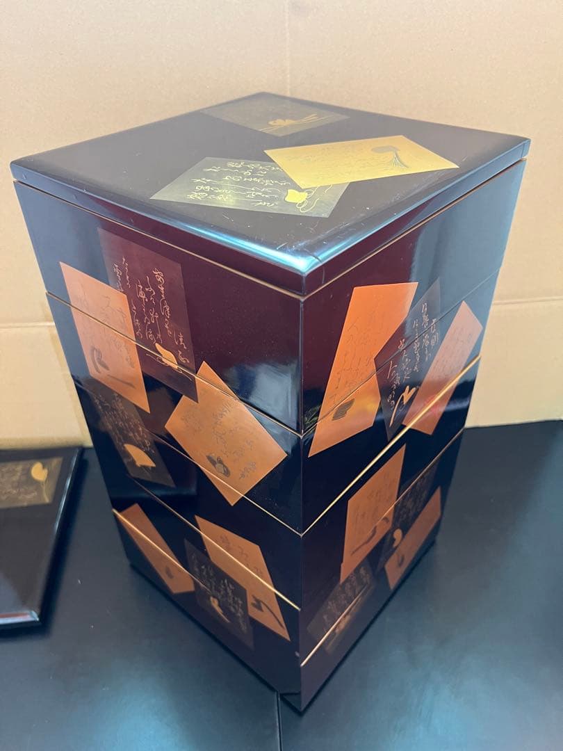 787  輪島塗り　黒漆塗り沈金重箱　金蒔絵百人一首模様　5重　高級 輪島塗り|沈金蒔絵 重箱|【ハードオフ公式通販】オフモール