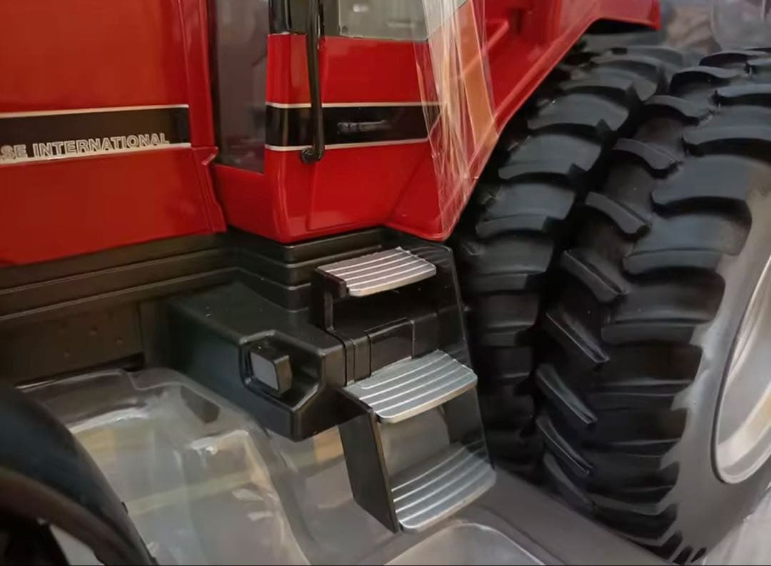 Case IH Magnum 7140 トラクター模型 1/16スケールモデル