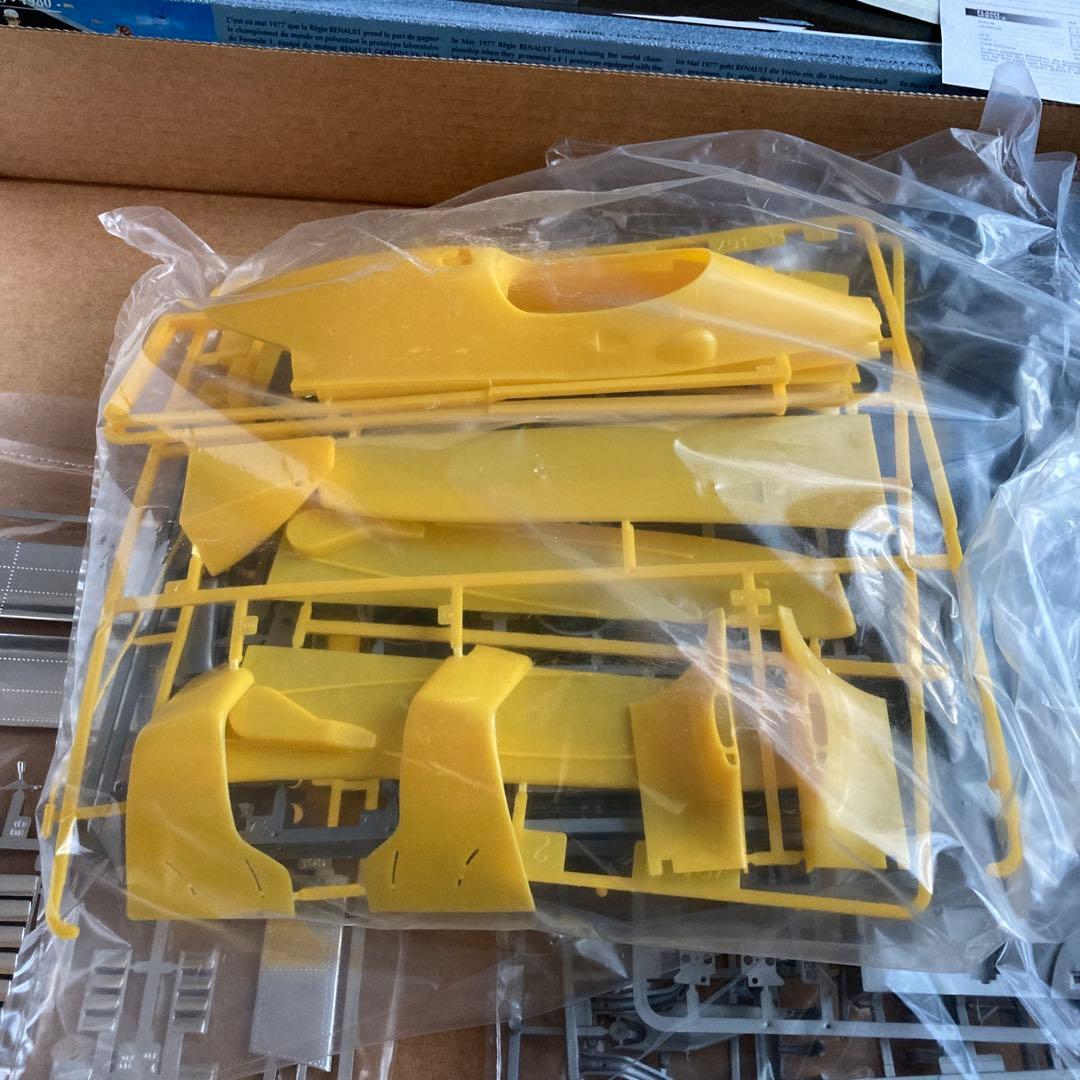Heller 1/12 RENAULT ルノーF-1 RE20/23 1980