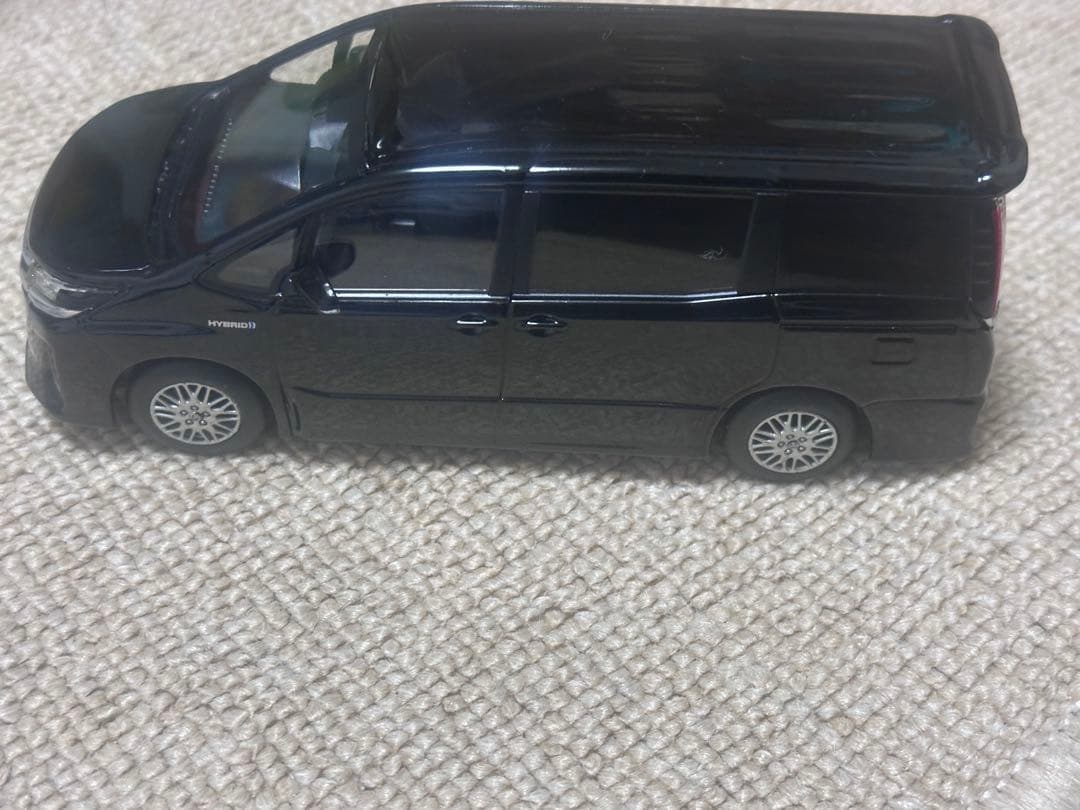 トヨタ 80系　後期　ノア　カラーサンプルミニカー　ブラック