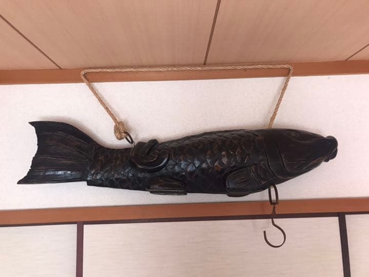 囲炉裏自在鉤木彫り魚(鯉)