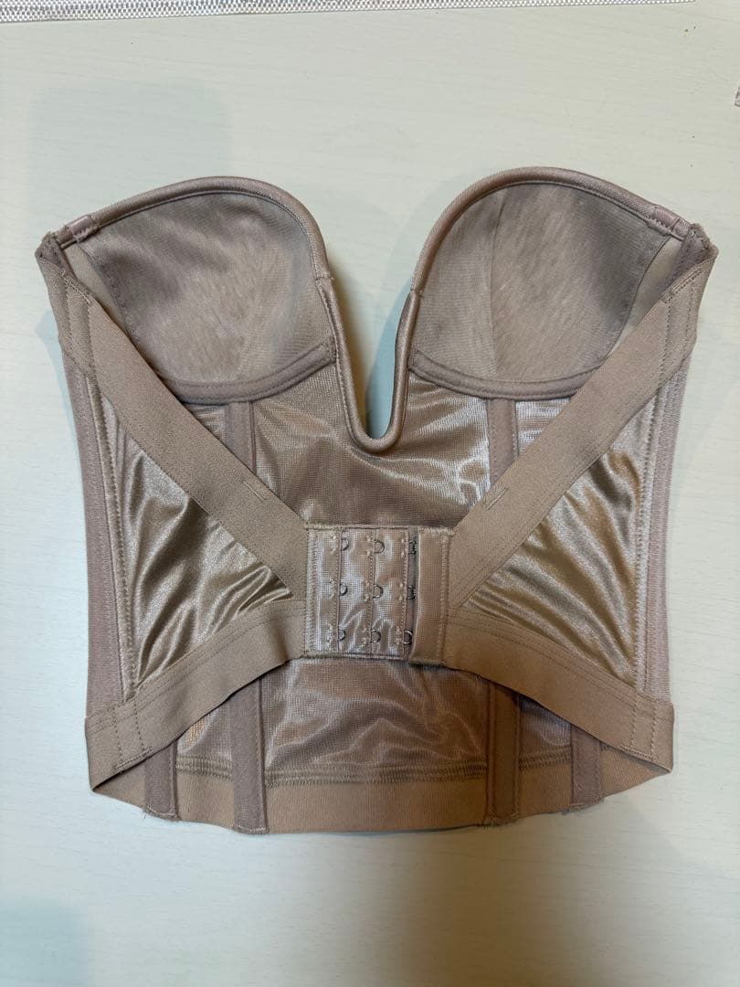 ベージュ ブライダルインナー ストラップ付き