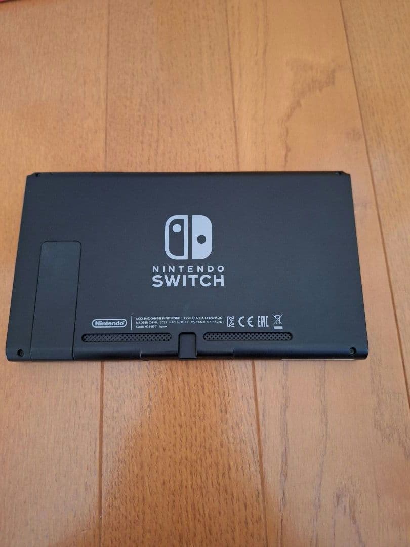 Switch本体+充電グリップ+SDカード64BGセット　バラ売り不可