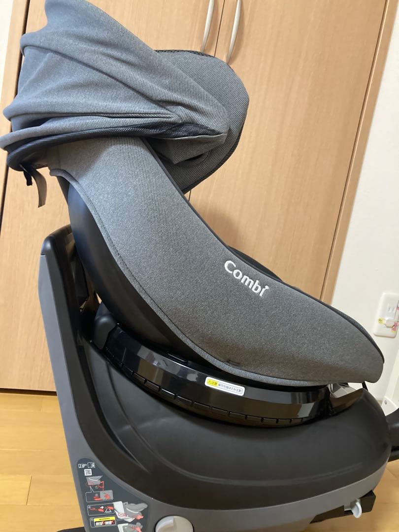 美品　上位モデル　Combi クルムーヴコンパクトR129 エッグショックJQ