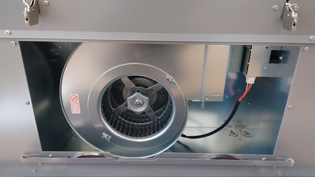 【埼玉引取】新品　薄型レンジフード　幅90センチ　タカラ　VRAM-903TR