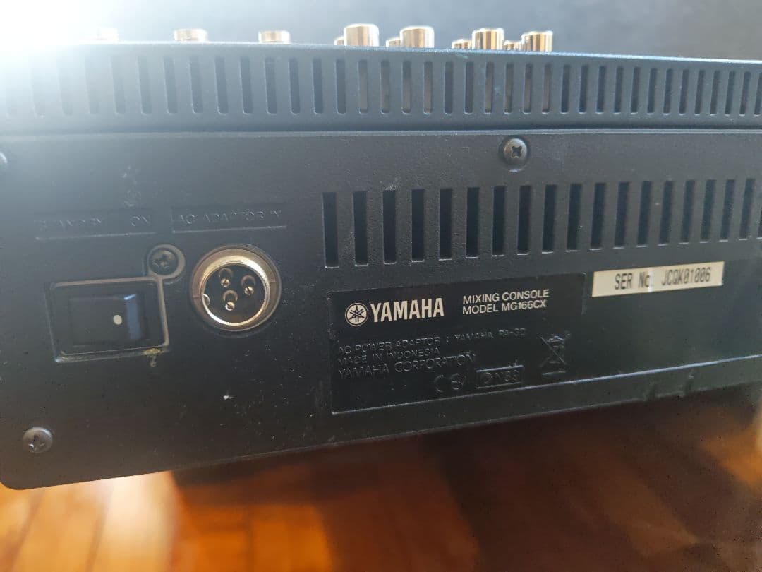 Yamaha MG166CX アナログミキサー