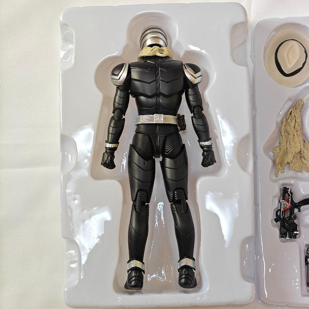 S.H.Figuarts真骨彫製法 仮面ライダースカル 箱なし現状品