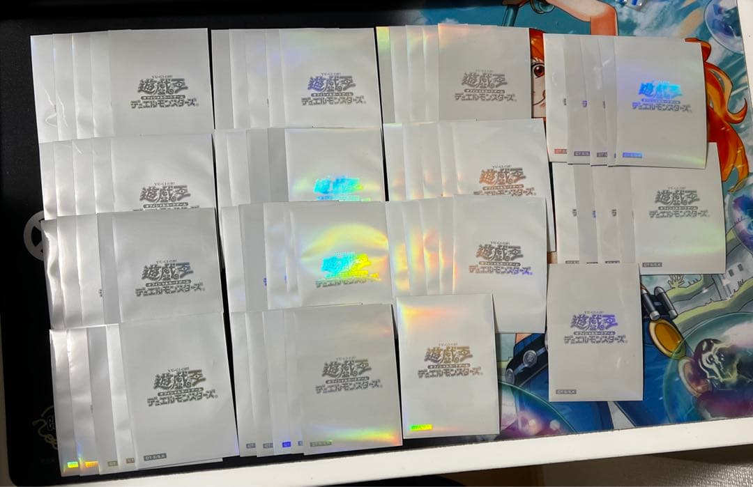遊戯王 閃光の波動白スリーブ未開封初期ロゴ白