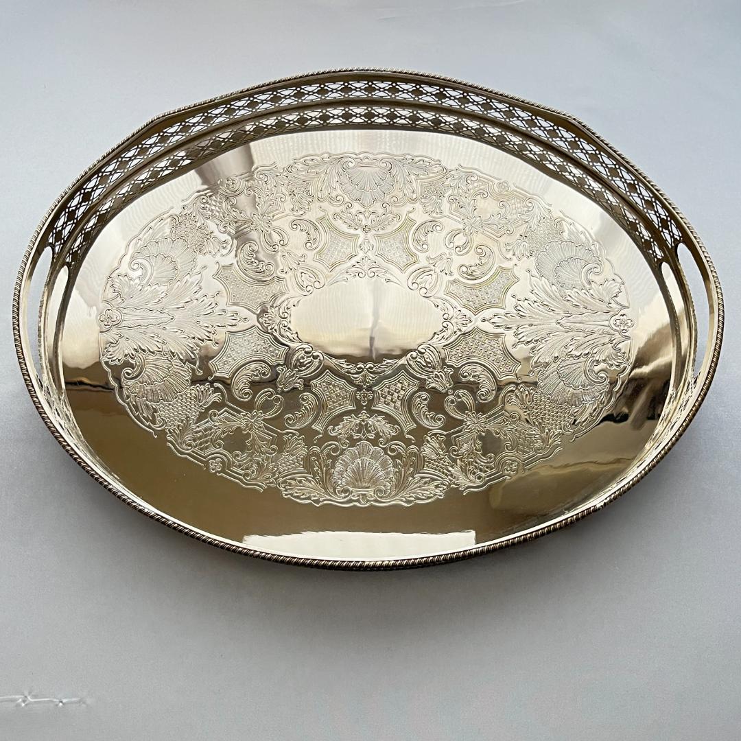 【英国】 ビクトリアンのギャラリートレー オーバル型 40cm 装飾フット