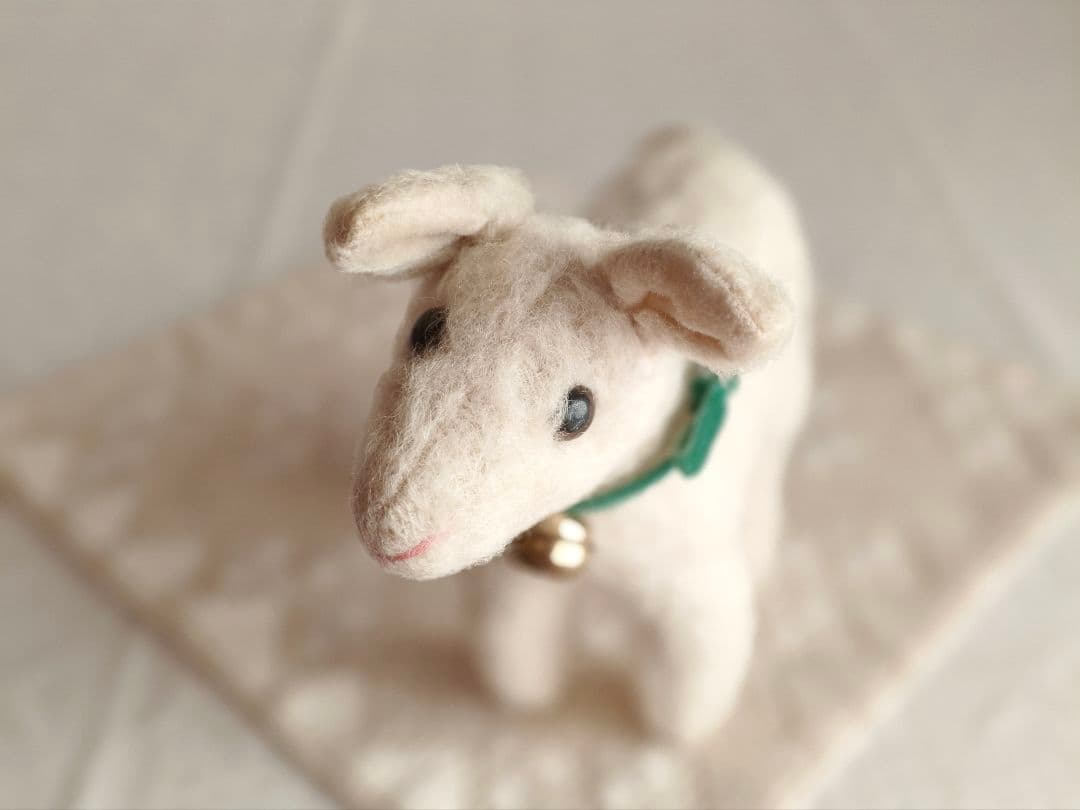 * vintage animal ୨୧ * 抱きしめたい フワフワ羊の赤ちゃん