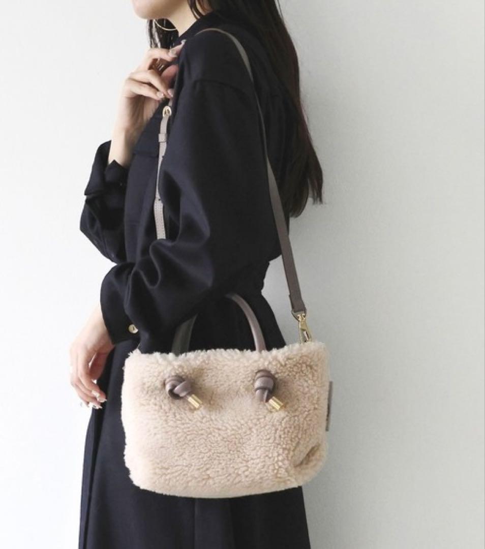 新品★ヴィオラドーロ2wayファー トートバッグ ショルダー★牛革ムートン ボア