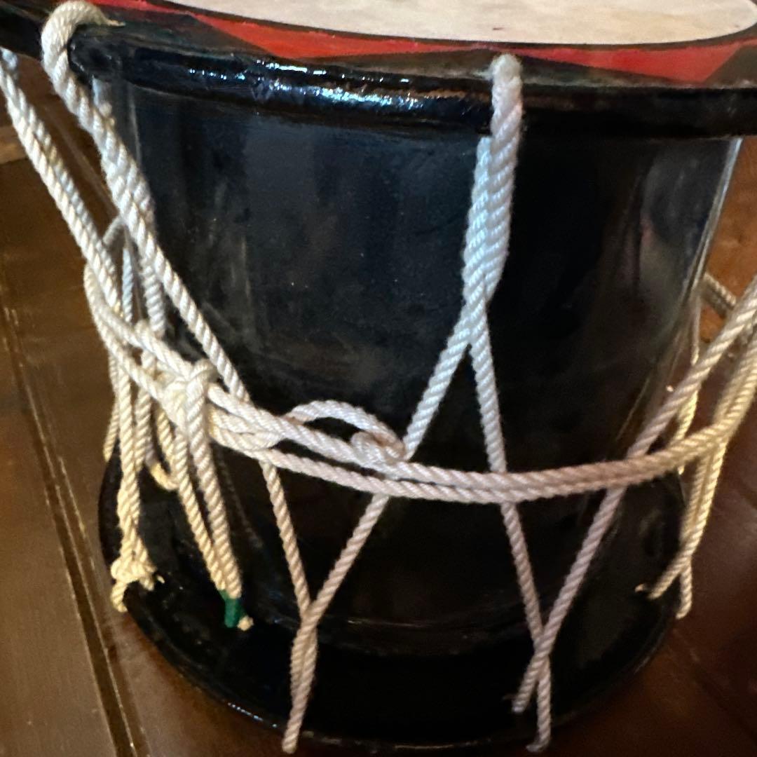 ヴィンテージ 和太鼓 黒と赤のデザイン