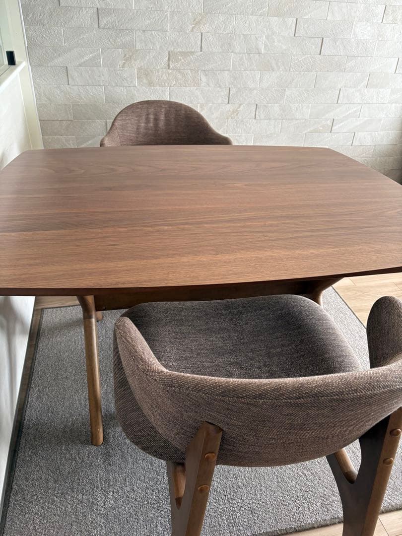 ニトリ4ヶ月使用【引渡限定・目黒区周辺】 ダイニングテーブルセット（Ｎシールド）