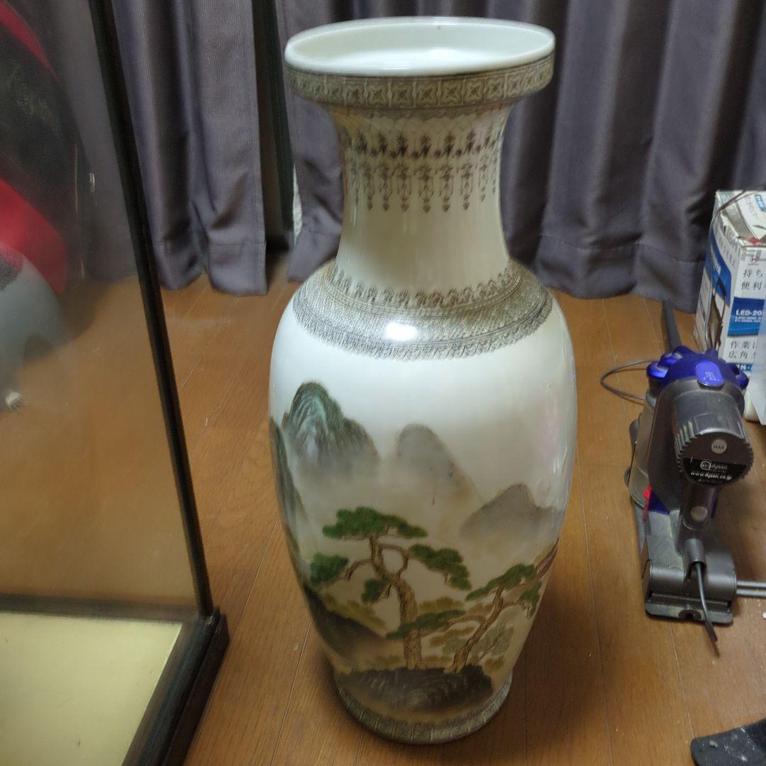 中国・景徳鎮様式の大型花瓶（山水図）です 美術品・アンティーク