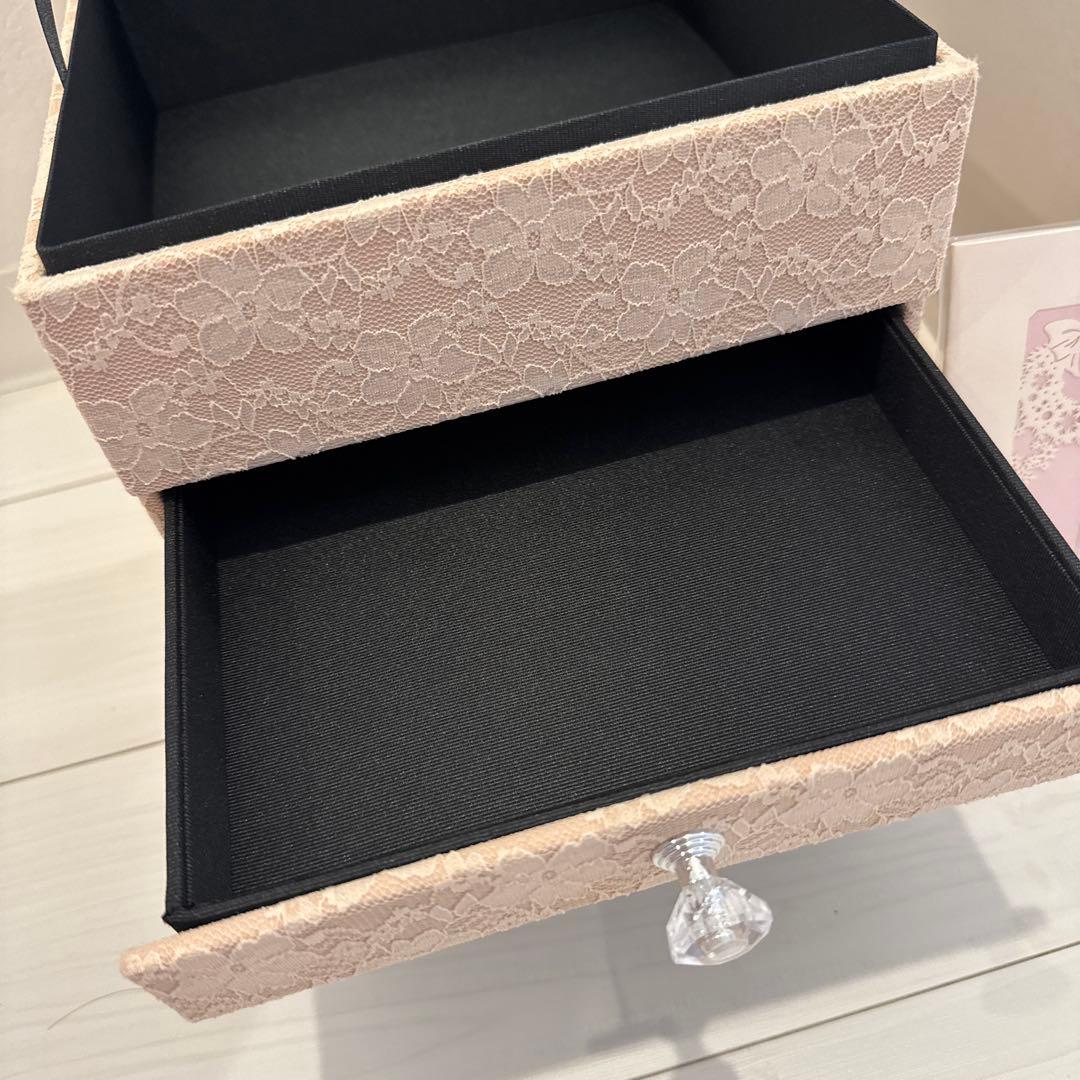 ジルスチュアート　JILLSTUART メイクアップボックス　ピンクレースリボン