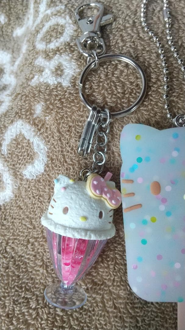キティ　アイスキャンディー　パフェ　フロート　キーホルダー　マスコット