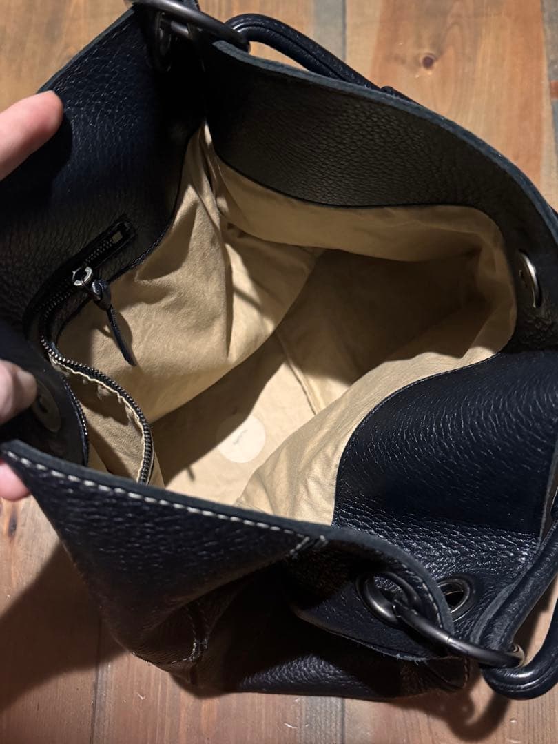 ボッテガ　黒のレザートートバッグ