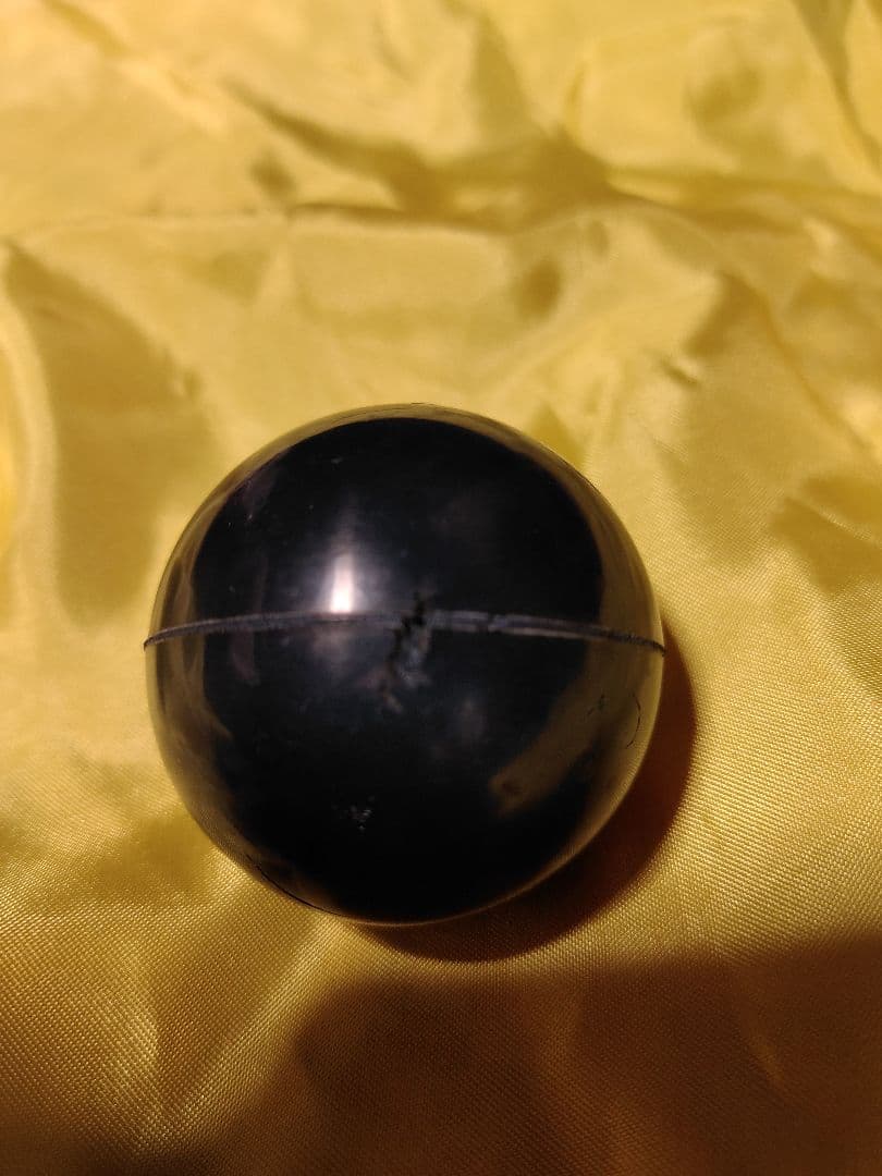 昭和４０年流行りのスーパーボールが発見されました！ウルトラボールTOYSとある。