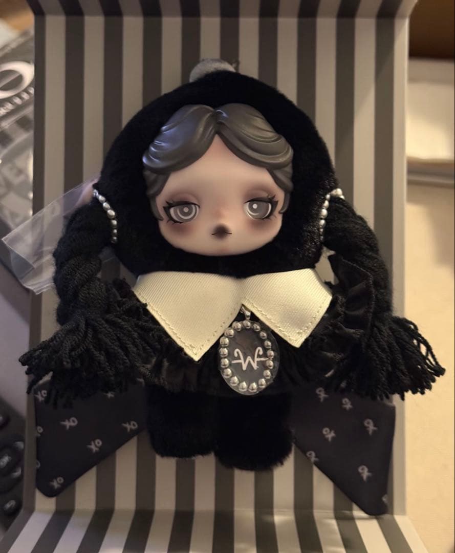 ℛ*】様 POPMART SKULLPANDA Wednesday NY限定 ス