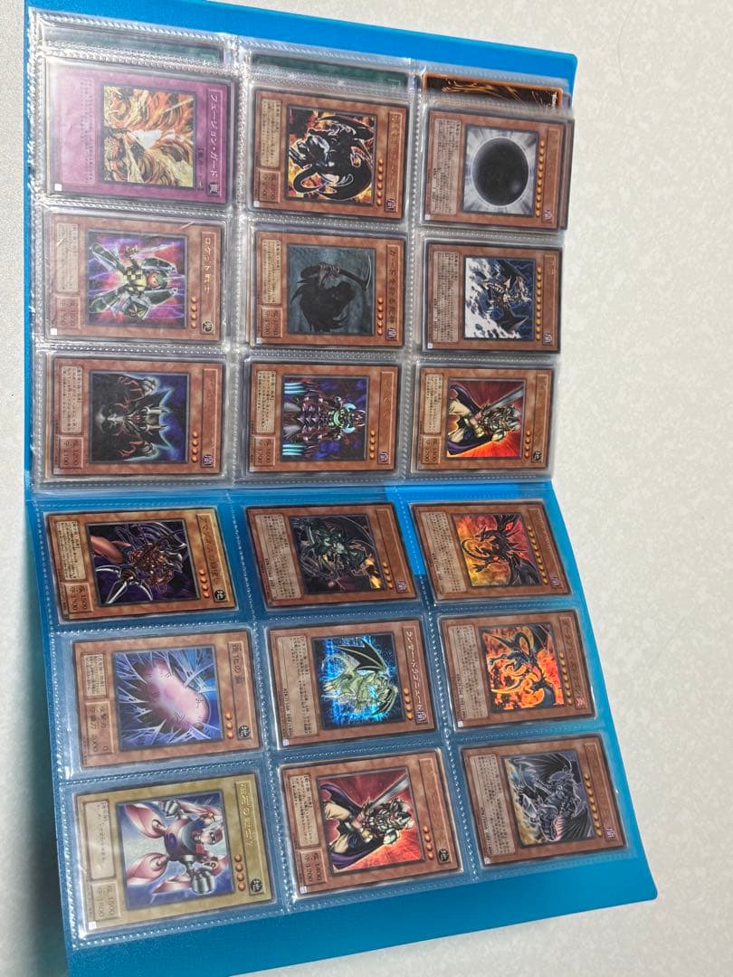 【超メルカリ市特別価格】遊戯王　引退品　ファイル　SR500枚以上