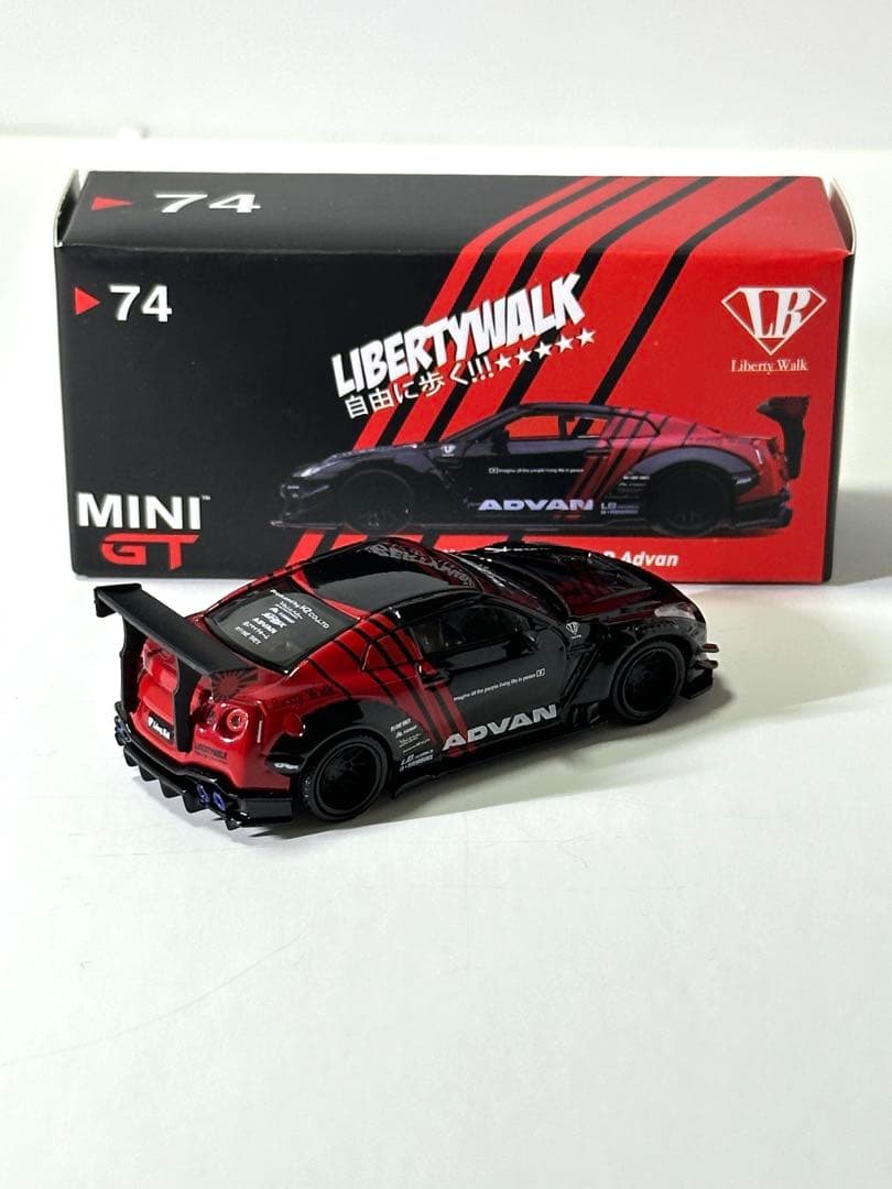 Minigt リバティーウォーク GT-R アドバンカラー