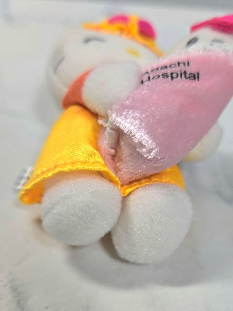 足立病院　キティちゃん　マスコット