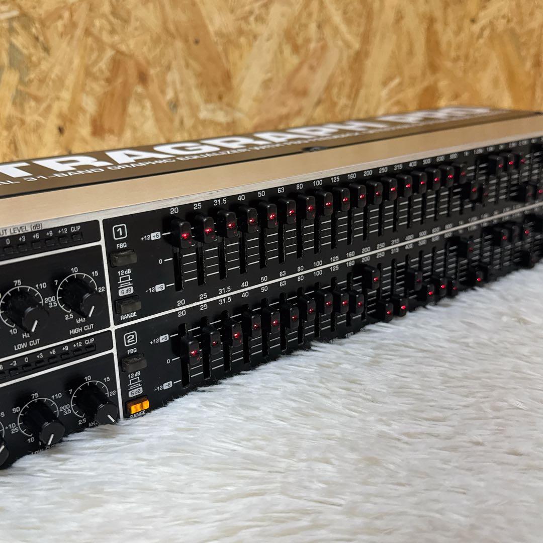 BEHRINGER 31バンド グラフィックイコライザー FBQ3102