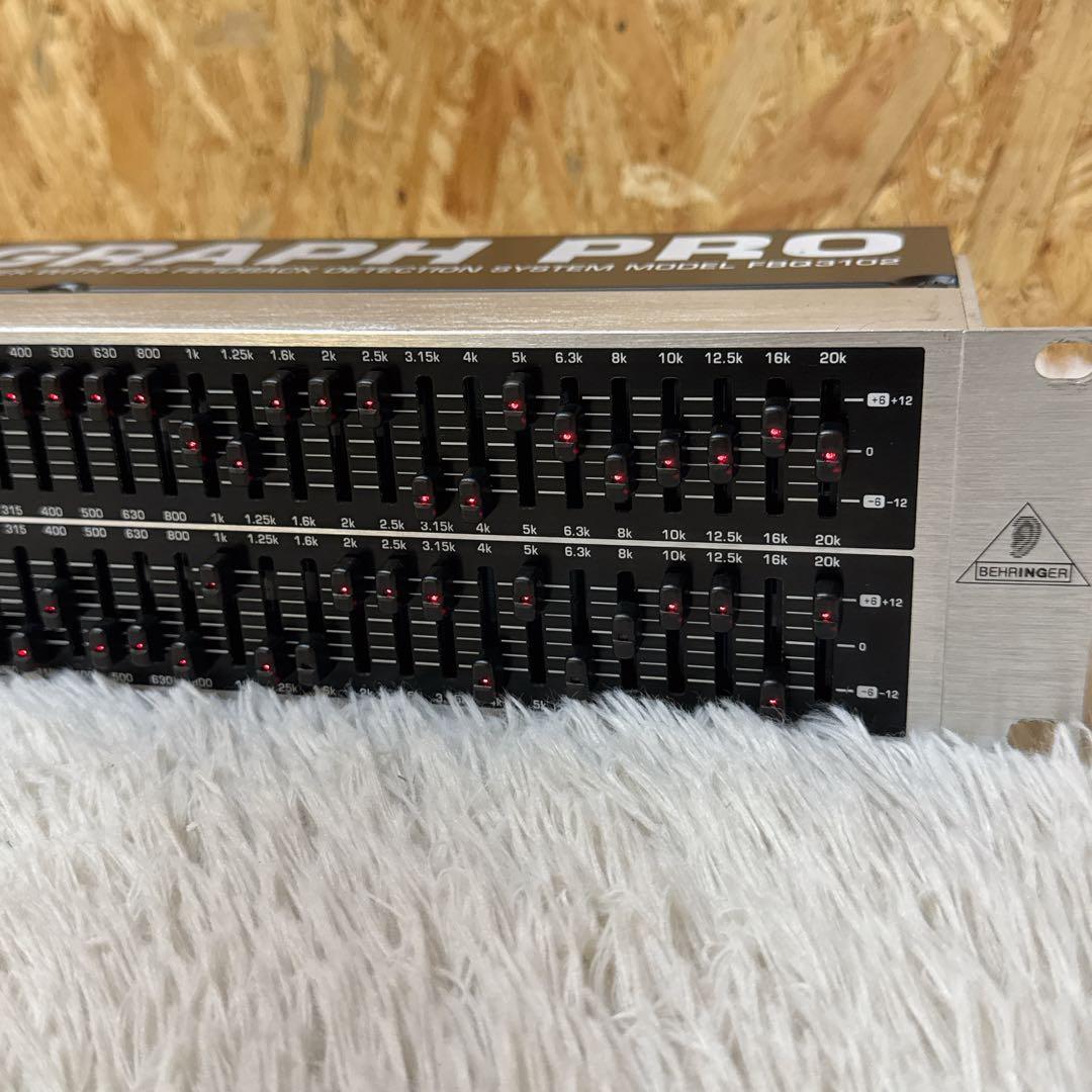 BEHRINGER 31バンド グラフィックイコライザー FBQ3102