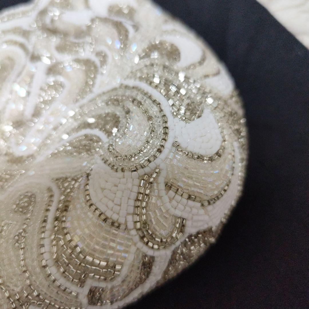 LUMYはしもと　　総ビーズバッグ　ホワイト系　シルバー系　皇室御用達