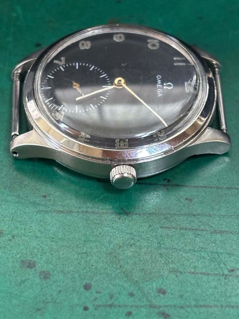 は*ん様 【希少品・保証アリ】1940年代オメガ30mmキャリバースモセコミリタ