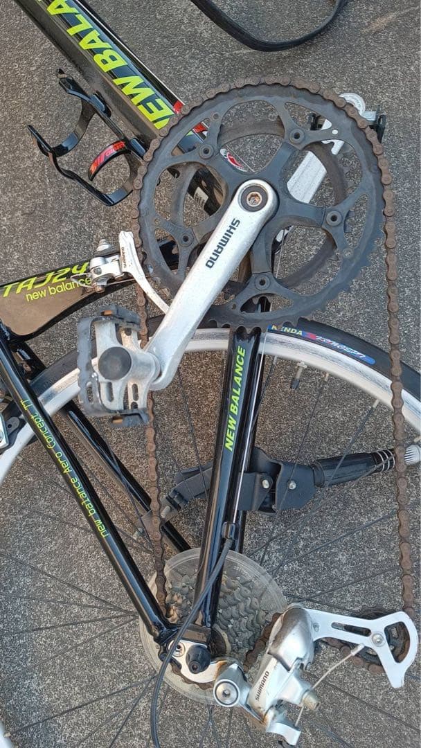 ロードバイク　NEW BALANCE Jr. TAJ24　ヘルメット付