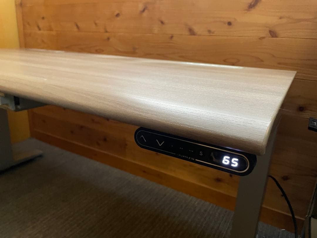 オカムラ 自動昇降デスクSwift 天板幅135×奥行67cm 25万円超