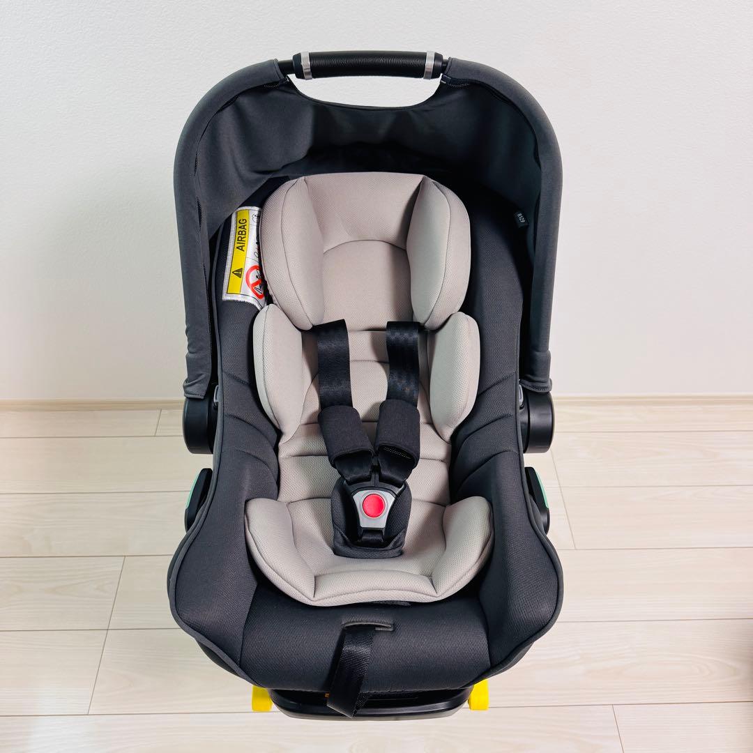 ほぼ未使用！アップリカ AIR CARRY トラベルシステムベース　セット