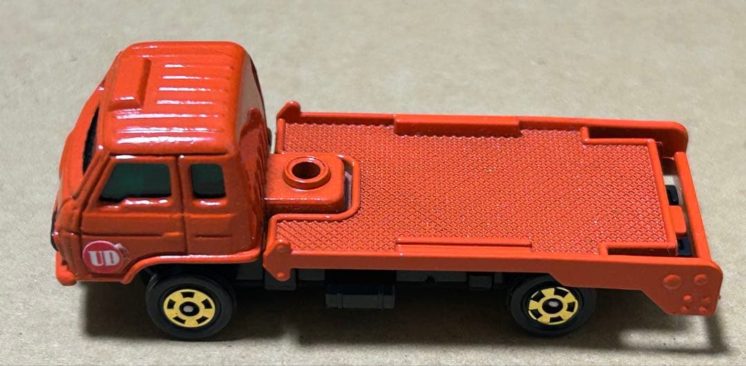 トミカ UD コンドル ブルドーザーキャリア 日本製