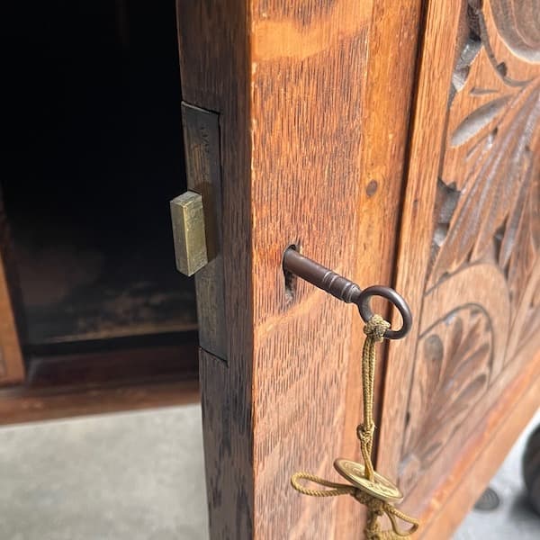 1880年頃 イギリスアンティーク ミラーバックキャビネット カップ