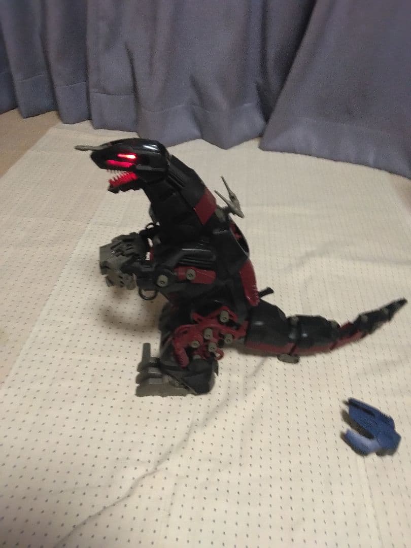 ゴジュラスとデスザウラーです。ジャンク品