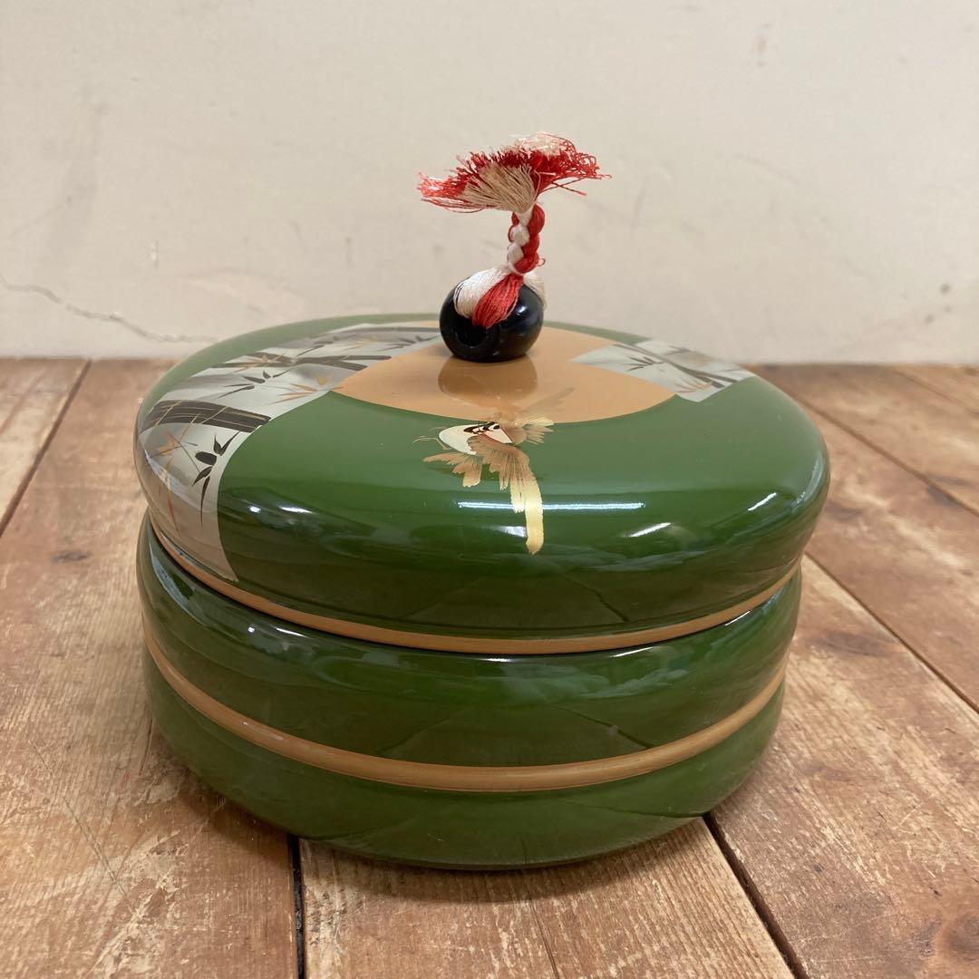 D5 和風 漆器 飾り紐付き 丸型 容器 重箱 菓子器 小物入れ 食籠 組紐