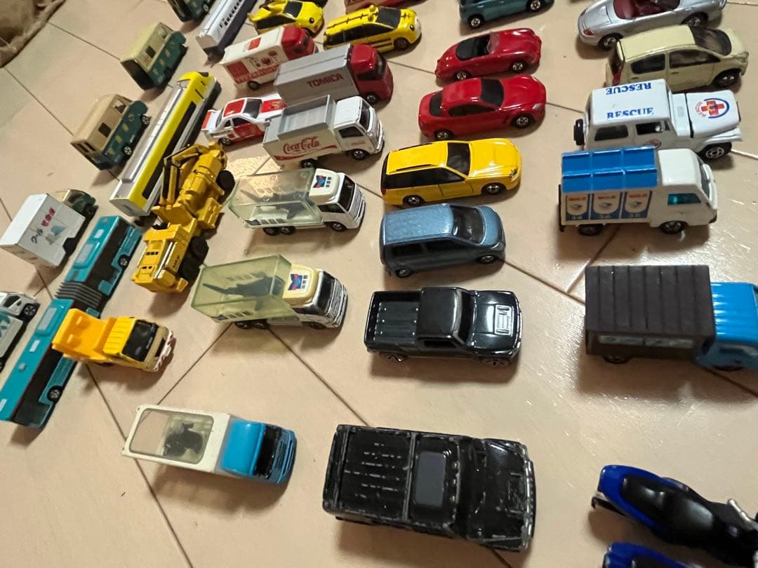 トミカセット 多色 車両 ヤマト運輸 ポケモン 郵便局 等 非売品多数含む