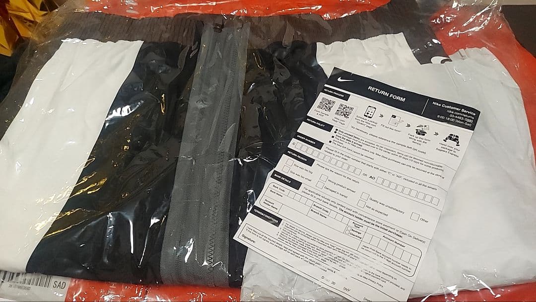 【新品】Awich、未開封、NIKE、ACRONYM、コラボ、ジャケット、XS