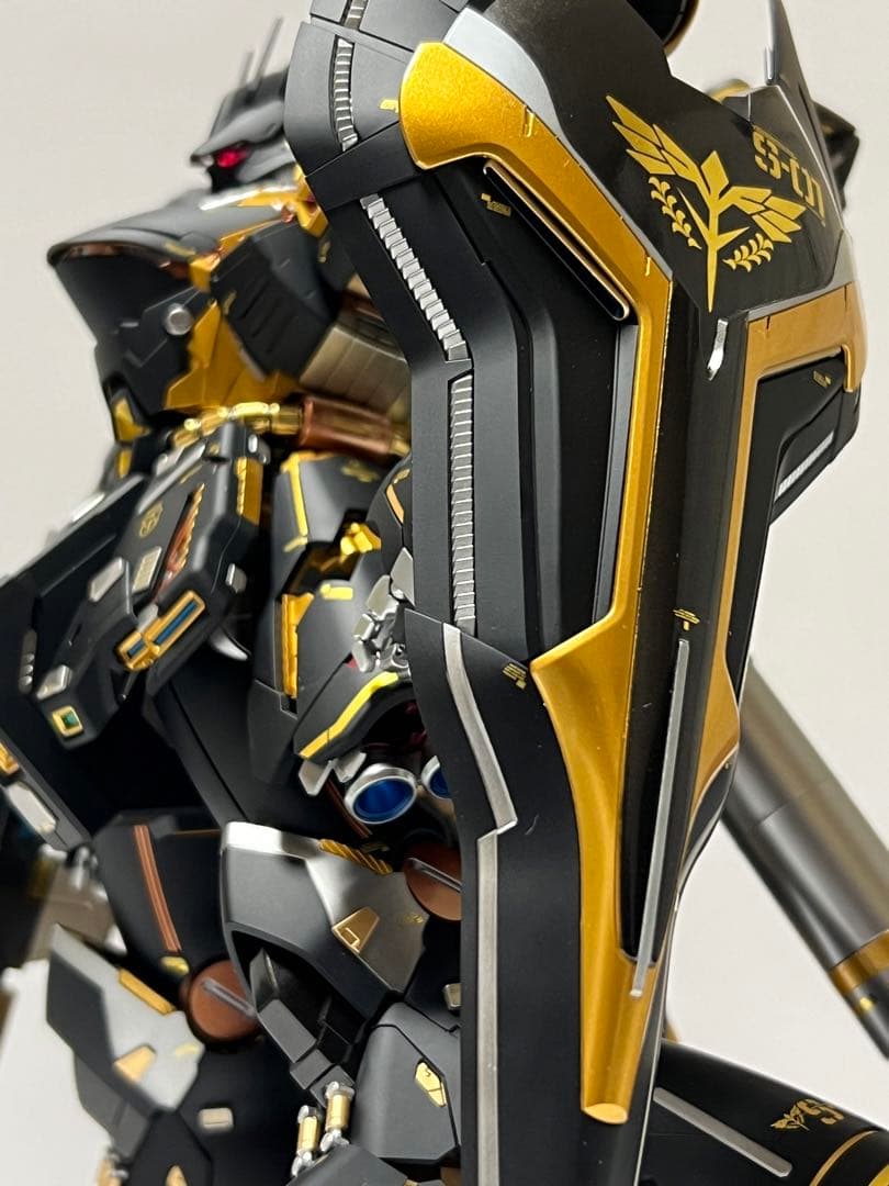 ガンプラ MG 1/100 サザビー Ver.Ka 塗装完成品