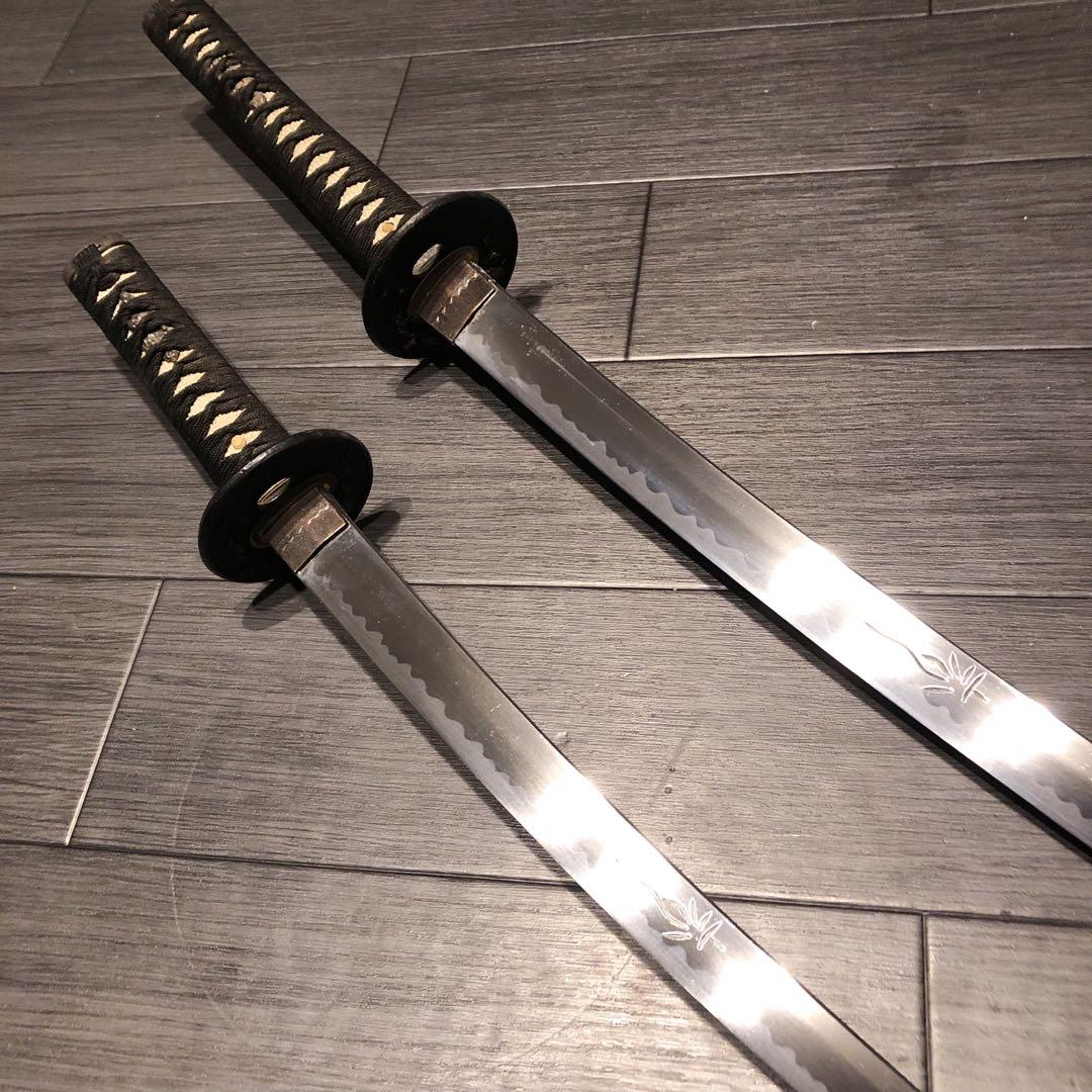 高級模造刀　龍梵字刻印　居合刀　 美術刀剣　太刀　脇差　大小セット　黒拵え